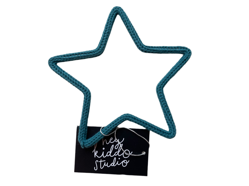 heykiddostudio London Wanddekoration Stern petrol handgestricktgestrickt