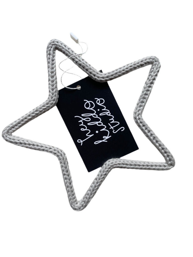 heykiddostudio London Wanddekoration Stern hellgrau handgestricktgestrickt