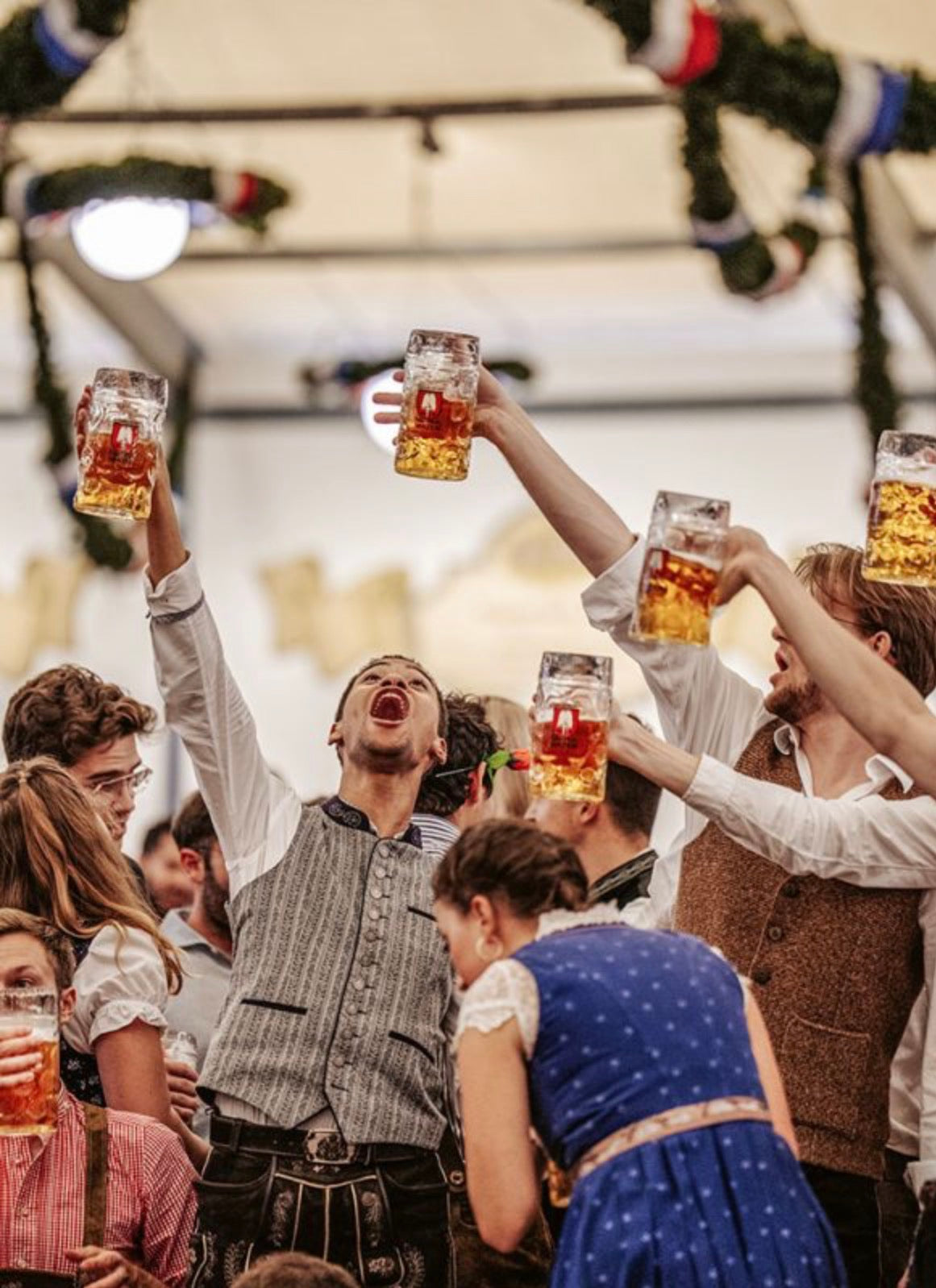 Zu Gast auf dem Oktoberfest. Münchner G´schichten, Originalrezepte und Geheimtipps. O´zapft is! - BITANGELHOMES