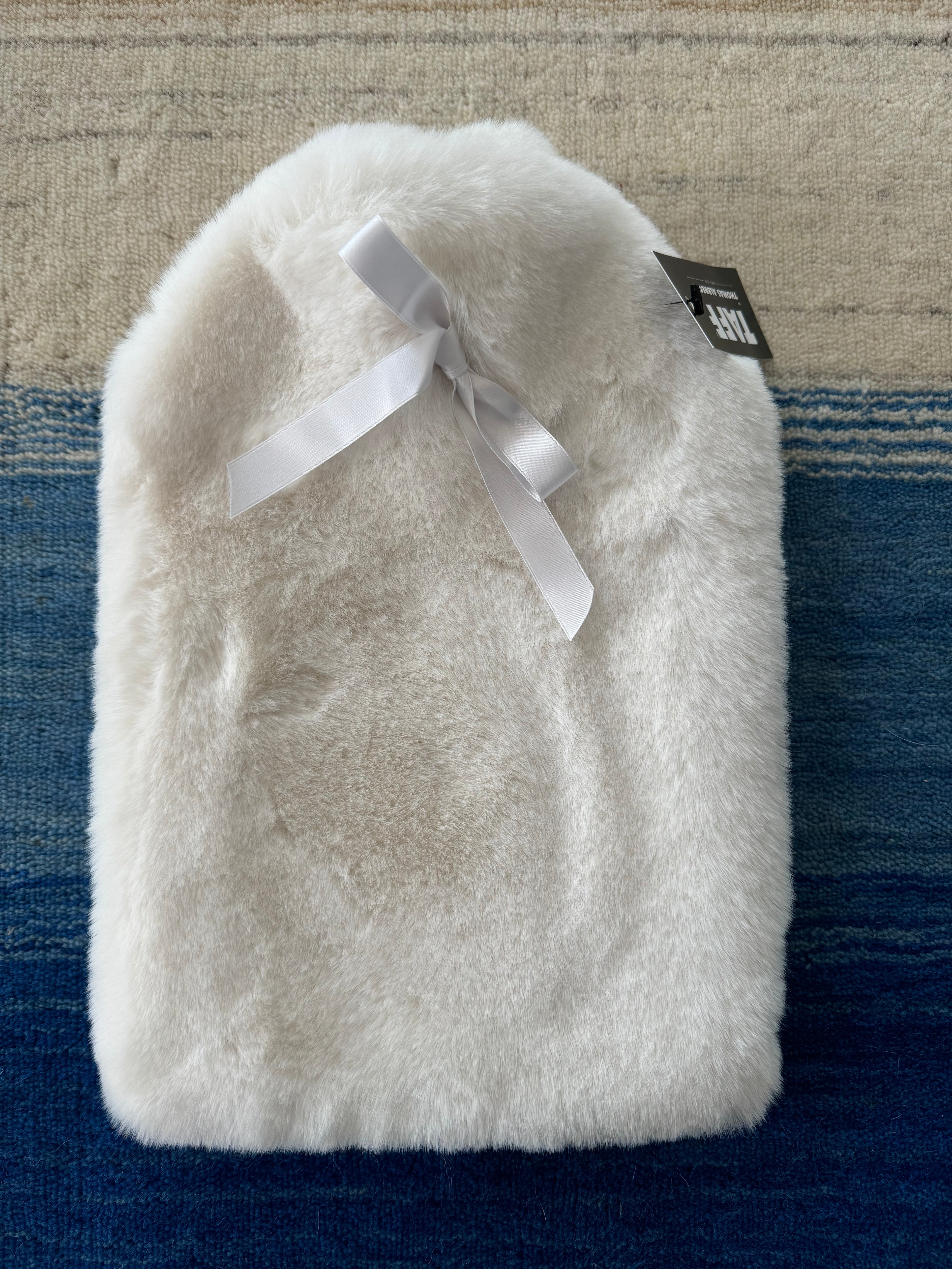 Luxuriöse kuschelweiche Webpelz Wärmflasche weiss - BITANGELHOMES