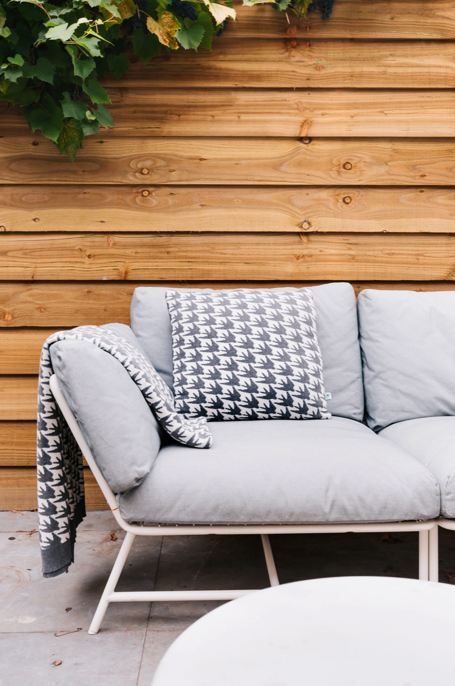 Agatha Porto Mykonos Baumwolldecke grau/weiss mit graphischem Muster