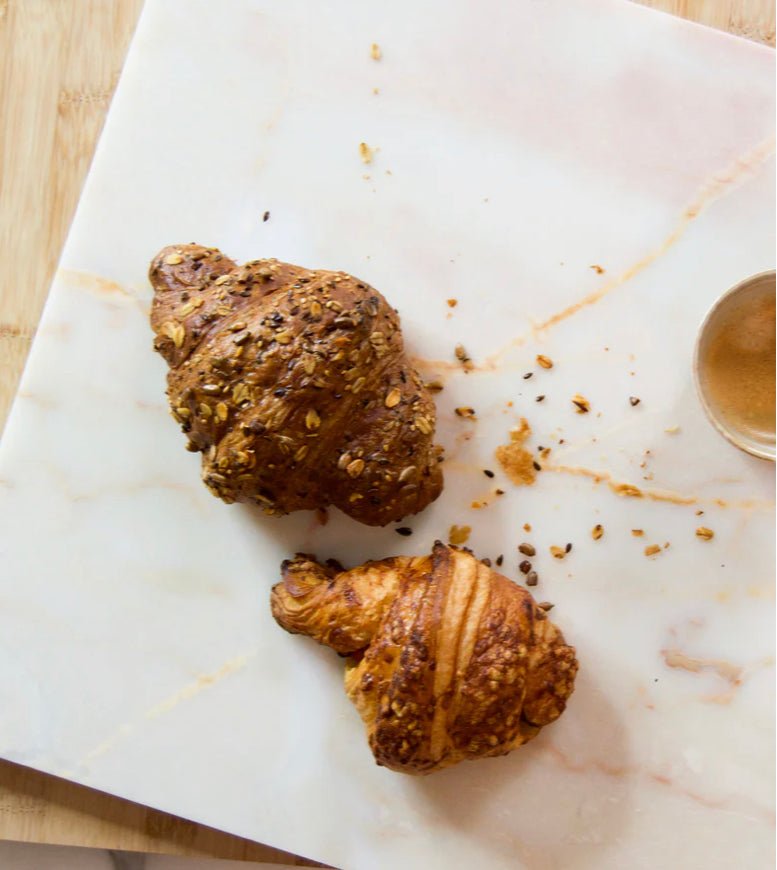 Stoned Marble Marmorplatte für die Küche zum Servieren oder als Ablage in Größe M Weiss - BITANGELHOMES