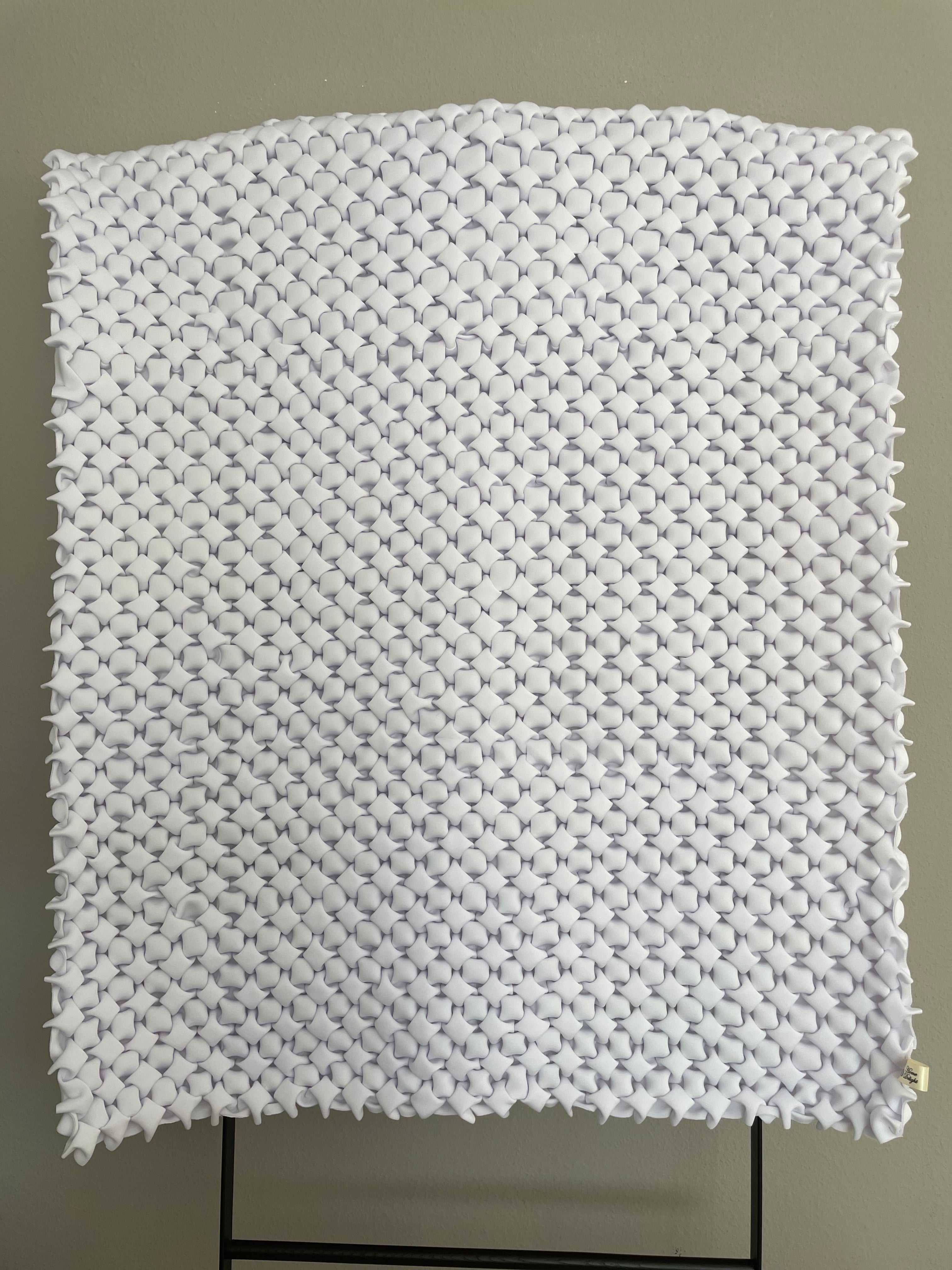 Flo Home Delight handgefertigte Decke aus Nepopren weiss/rosé - BITANGELHOMES