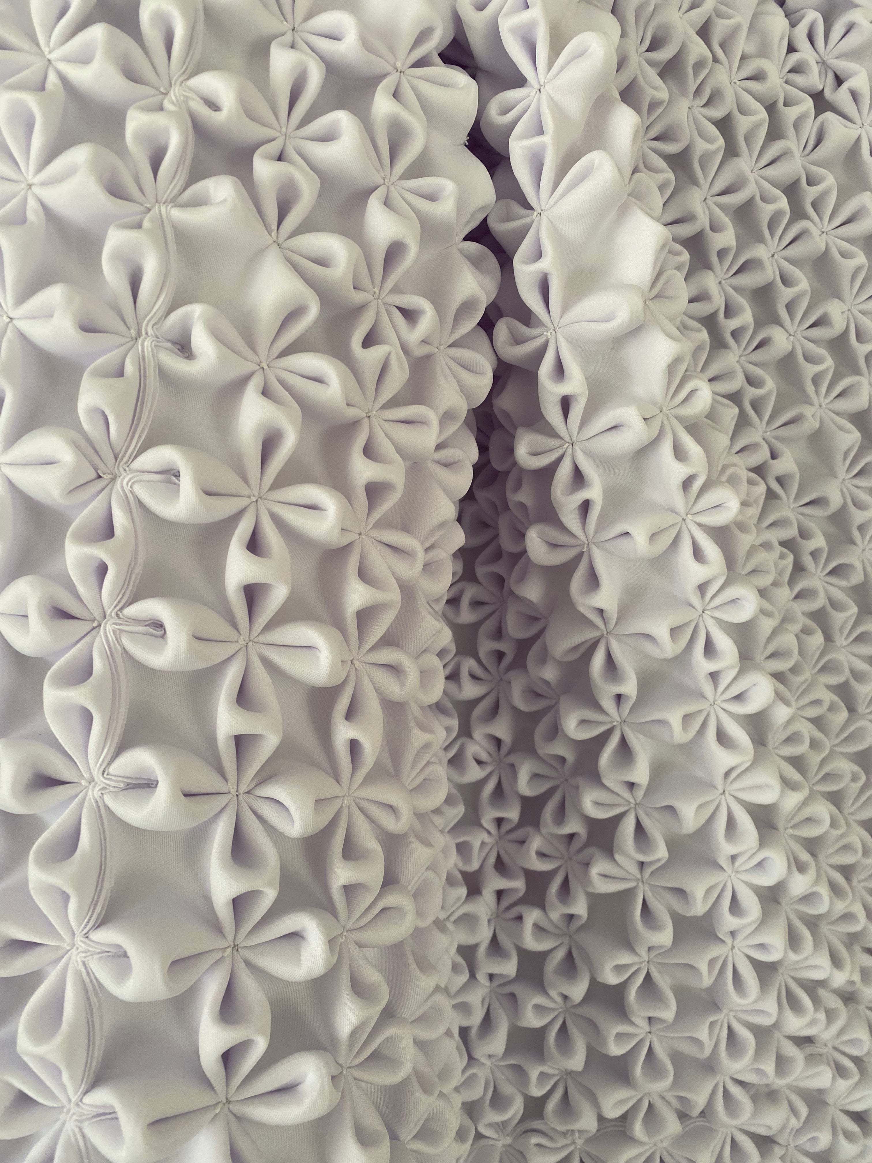 Flo Home Delight handgefertigte Decke aus Nepopren weiss/rosé - BITANGELHOMES