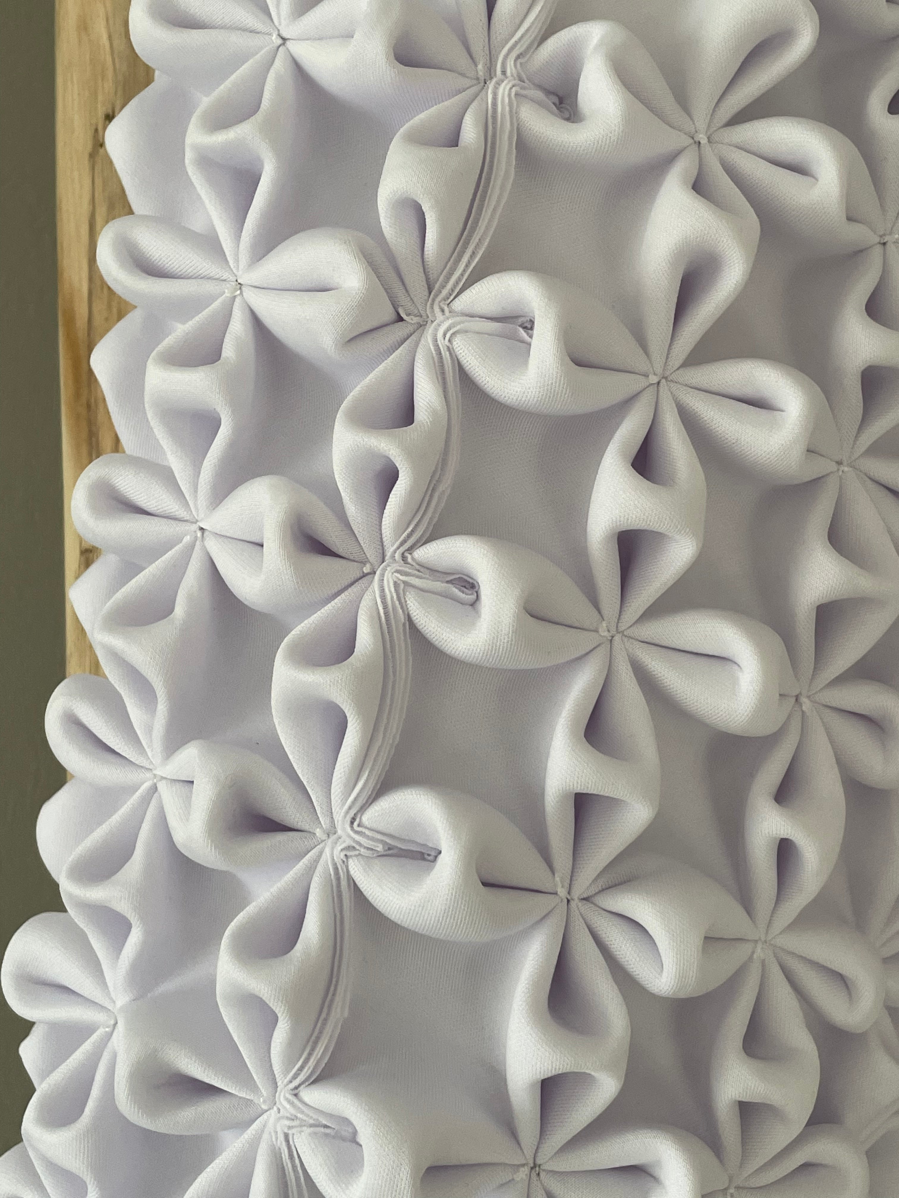 Flo Home Delight handgefertigte Decke aus Nepopren weiss/rosé - BITANGELHOMES