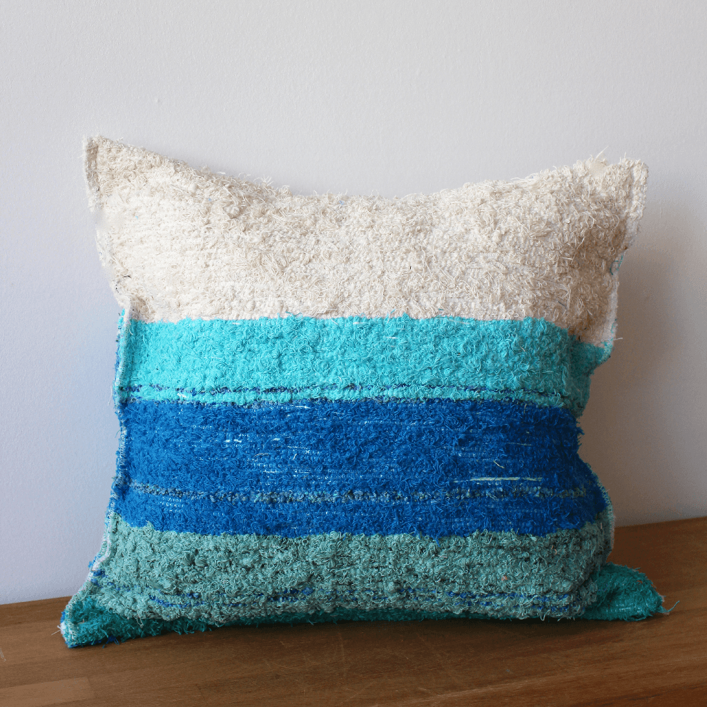 Amour Sud Marbella handgewebtes Kissen inklusive Füllung in blau, türkis, grün & weiß - 50 x 50 cm - Bitangel RENOVATE & FURNISH HOMES GmbH