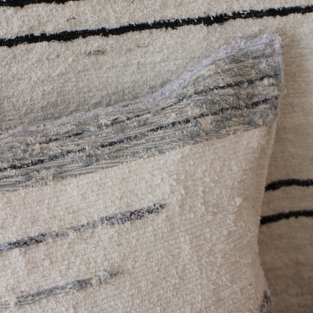 Amour Sud Marbella handgewebtes Kissen inklusive Füllung in grau & weiß - 60 x 60 cm - Bitangel RENOVATE & FURNISH HOMES GmbH