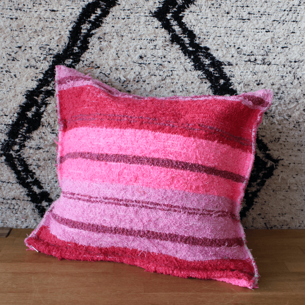 Amour Sud Marbella handgewebtes Kissen inklusive Füllung in pink & rose - 50 x 50 cm - Bitangel RENOVATE & FURNISH HOMES GmbH