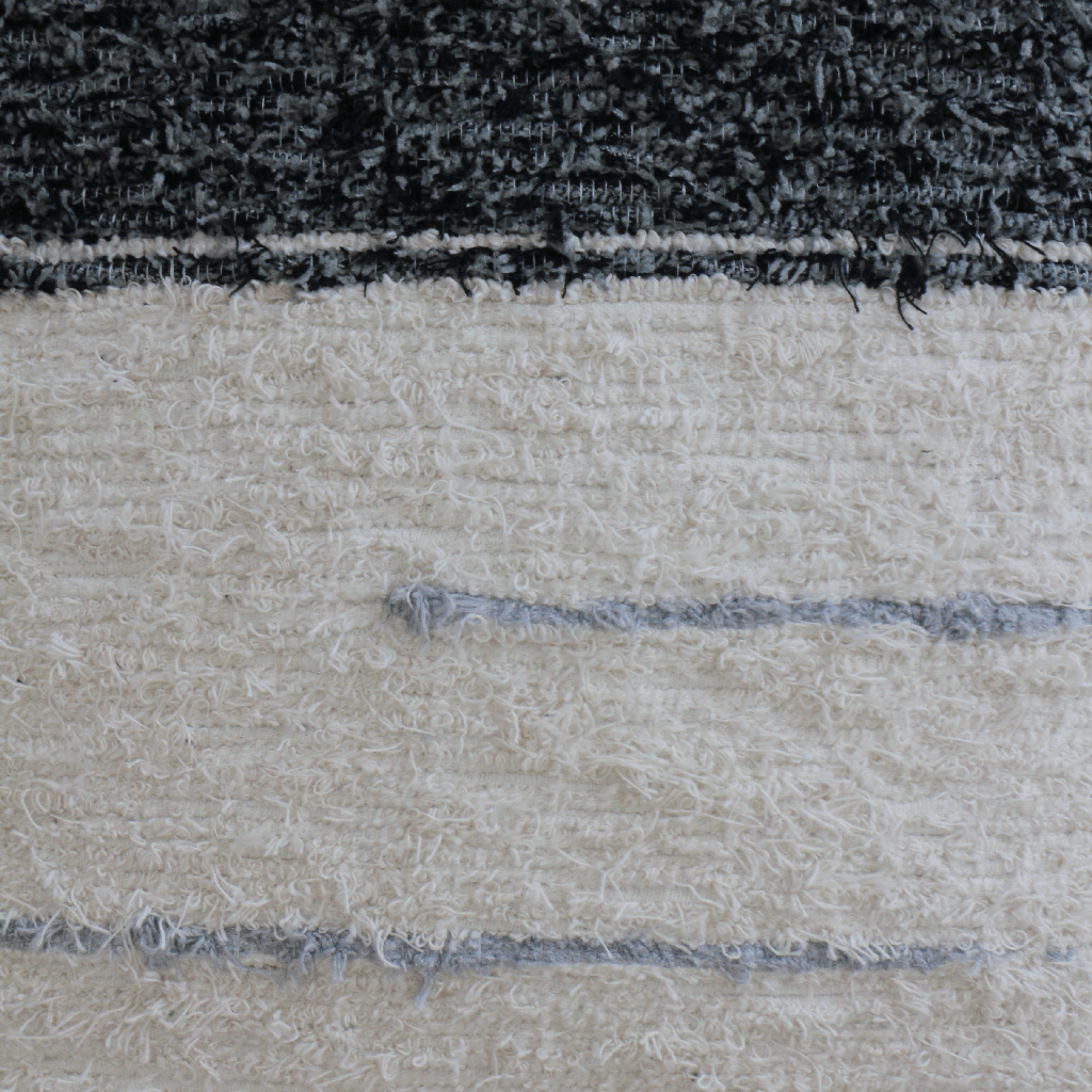 Amour Sud Marbella handgewebtes Kissen inklusive Füllung in weiß & grau - 60 x 60 cm - Bitangel RENOVATE & FURNISH HOMES GmbH