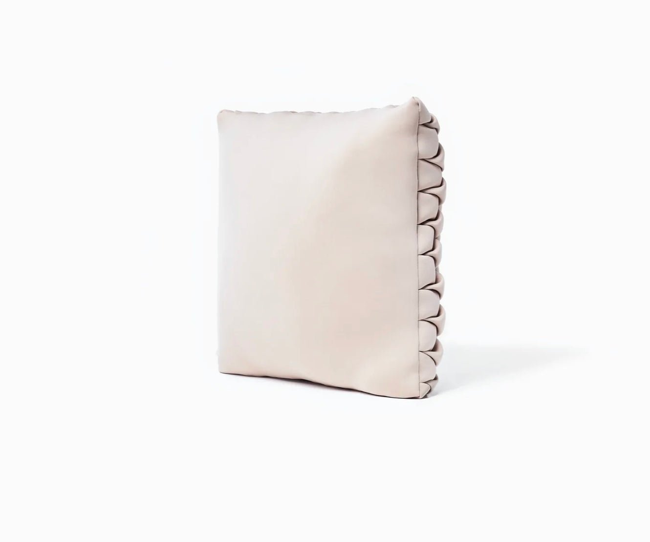 Flo Home Delight Neosmock-Kissen wahlweise in Crem oder Schwarz, aus Neopren ca. 40x40x5cm - Bitangel RENOVATE & FURNISH HOMES GmbH