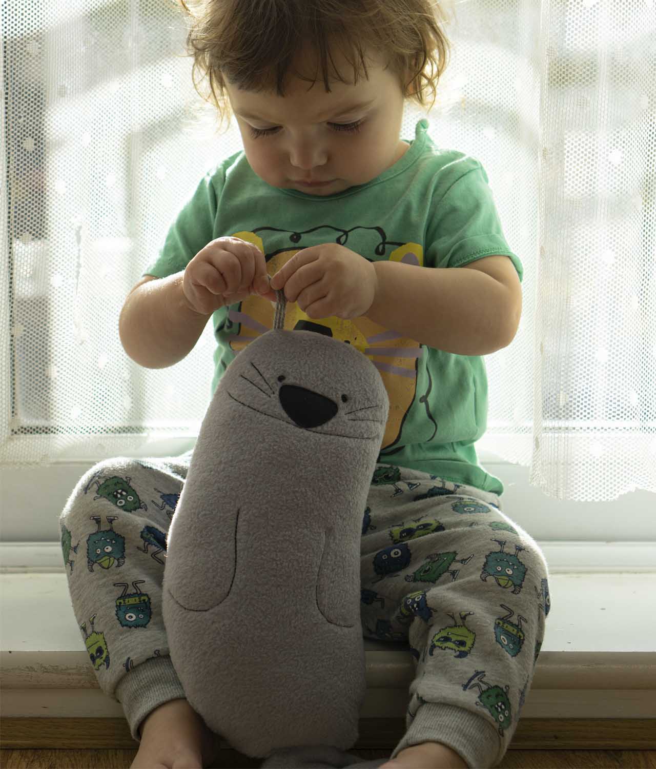 Maua Gang London Nicky Serious Seal in Grau H32x12cm & Johnny Alligator in Türkis ca. H8,5xB40cm - Bitangel RENOVATE & FURNISH HOMES GmbH