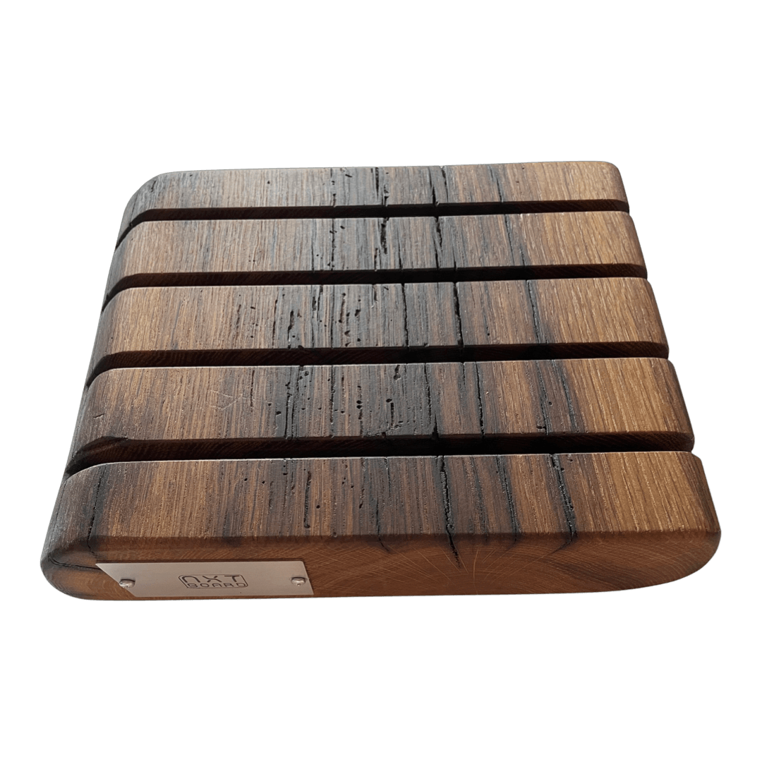 NXT Board exklusiver 4er Schneidebrett-Ständer wahlweise in 4 verschiedenen Versionen, handgearbeitet aus 150 Jahre alter Eichenstehle - Bitangel RENOVATE & FURNISH HOMES GmbH