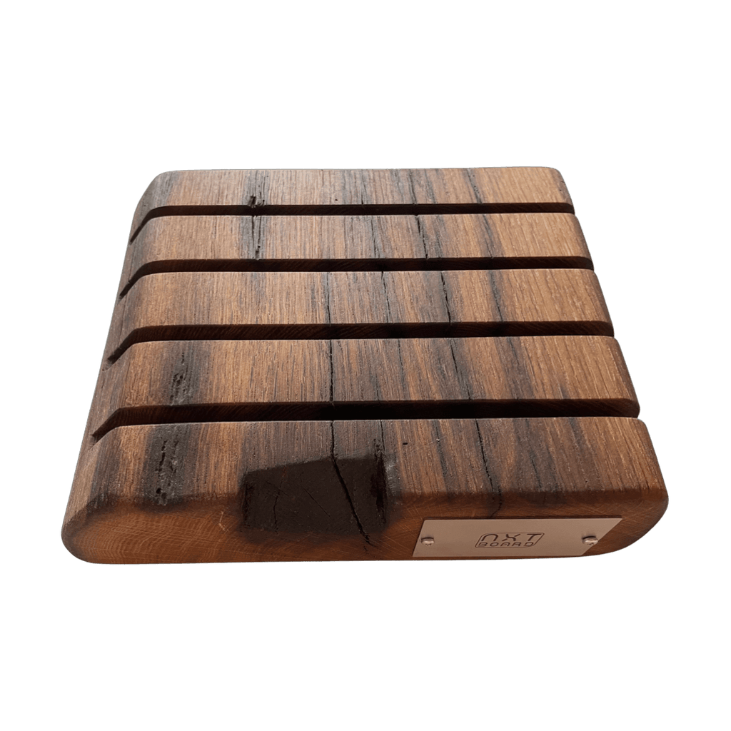 NXT Board exklusiver 4er Schneidebrett-Ständer wahlweise in 4 verschiedenen Versionen, handgearbeitet aus 150 Jahre alter Eichenstehle - Bitangel RENOVATE & FURNISH HOMES GmbH