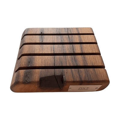 NXT Board exklusiver 4er Schneidebrett-Ständer wahlweise in 4 verschiedenen Versionen, handgearbeitet aus 150 Jahre alter Eichenstehle - Bitangel RENOVATE & FURNISH HOMES GmbH