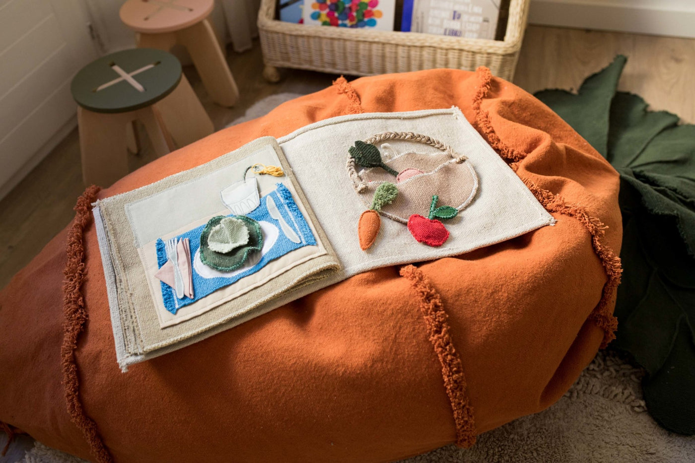 Oli&Carol X Lorena Canals Sitzsack Cathy die Karotte ca. 100 x 55cm aus 100% Baumwolle mit OEKO-TEX STANDARD 100 - Bitangel RENOVATE & FURNISH HOMES GmbH