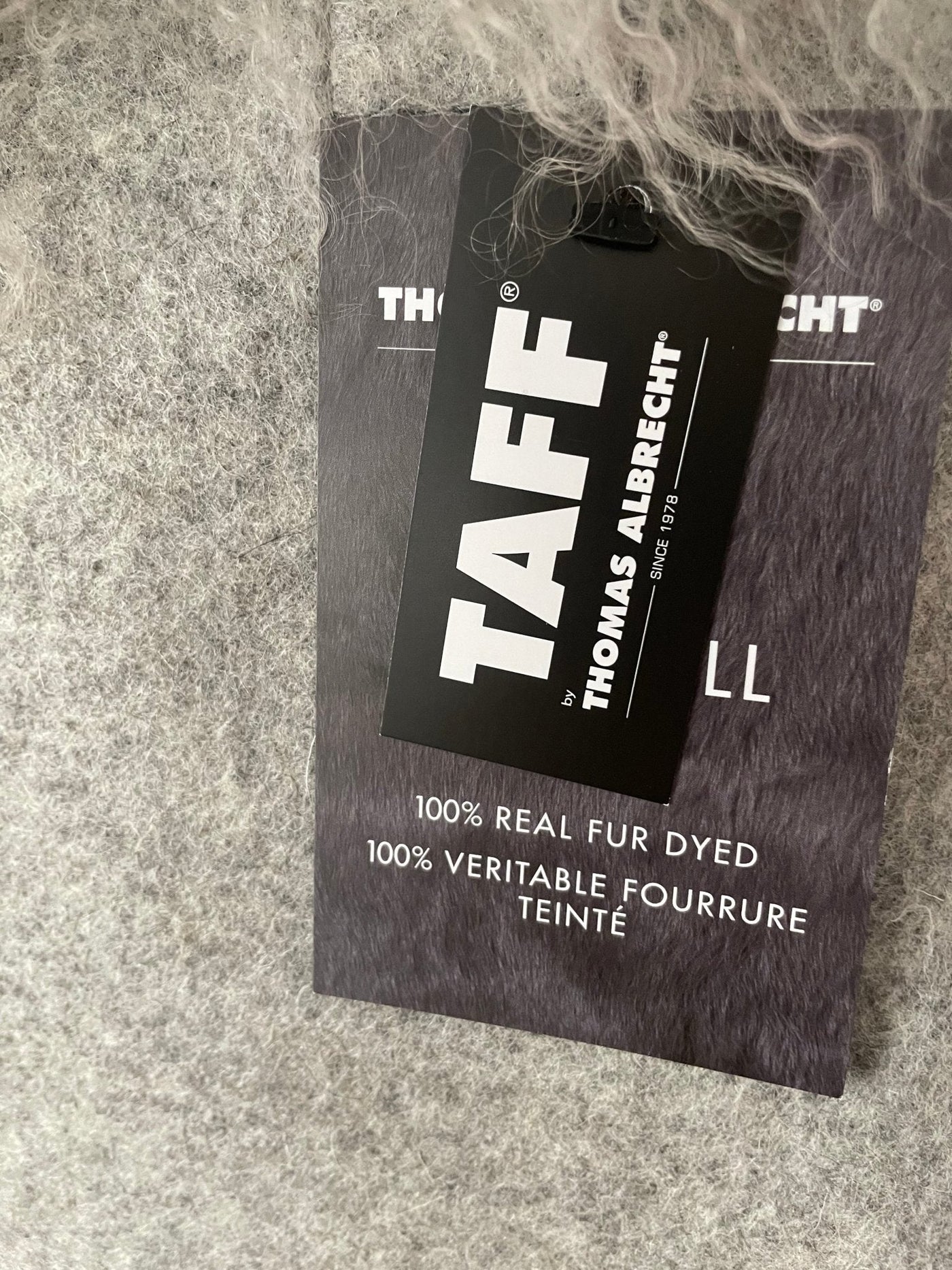 Taff by Thomas Albrecht Home Aufbewahrung-Tasche wahlweise in zwei Größen, aus Schurwoll-Walk mit Tibet Lammfell, Platingrau ca. 60x13x35 cm - Bitangel RENOVATE & FURNISH HOMES GmbH