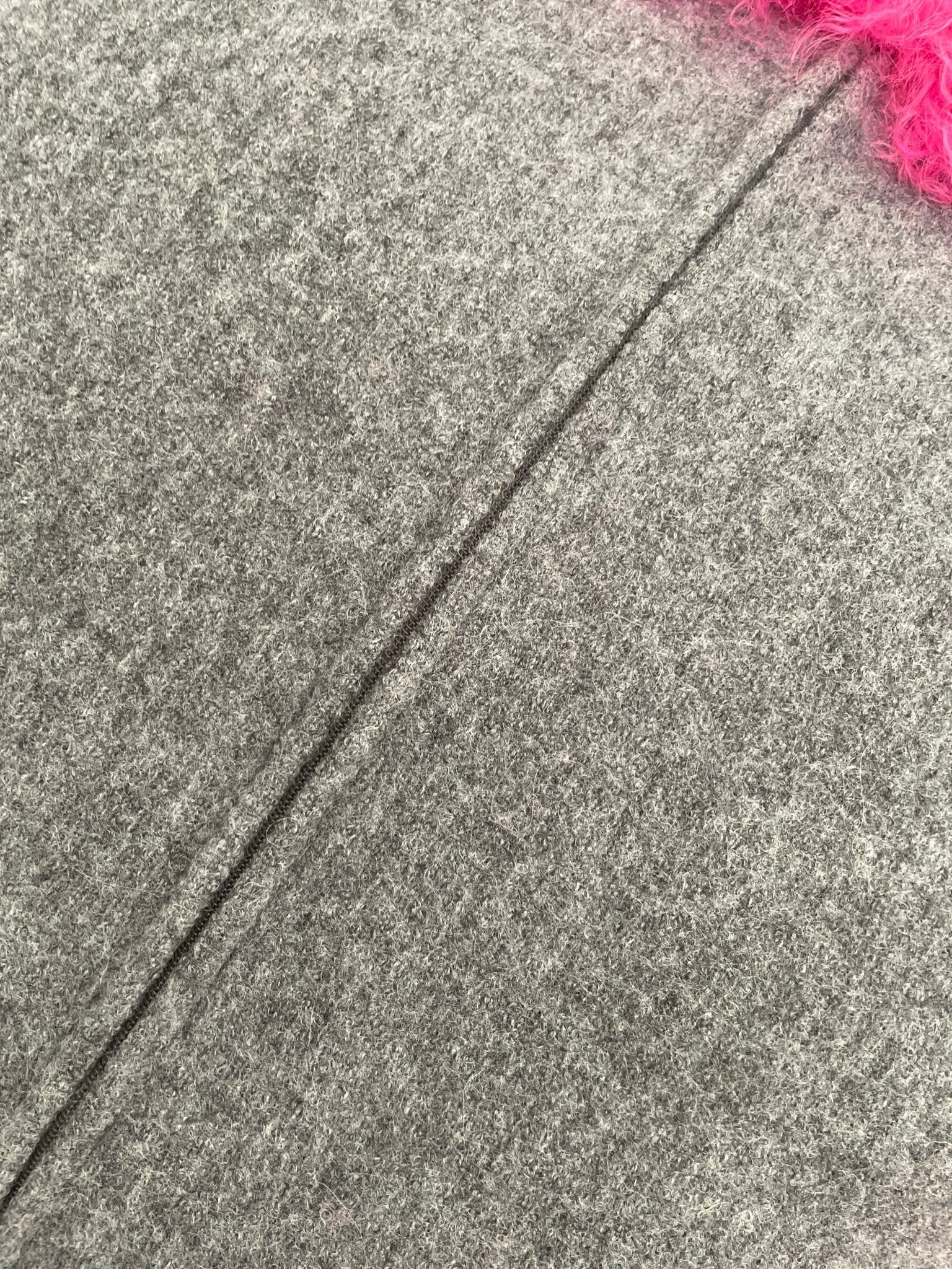 Taff by Thomas Albrecht Tibet Lamm Kissen aus Schurwoll-Walk, in Pink & Ozean Blau wahlweise 50x50cm - Bitangel RENOVATE & FURNISH HOMES GmbH